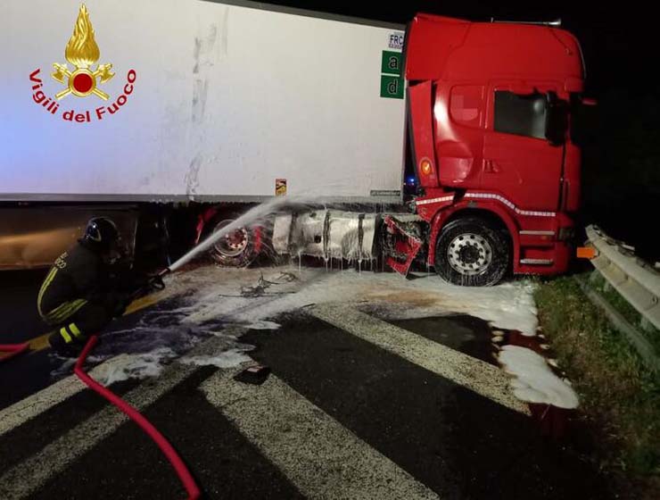 CARAMBOLA TRA CAPUA E CAIANELLO – Tir contro cinque auto, tre persone ...