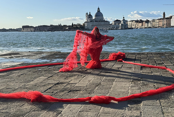 La foto è della fotografa Dora Bertolutti Howard